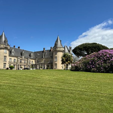 Bed and Breakfast Domaine De Bort Saint-Priest-Taurion Exterior foto