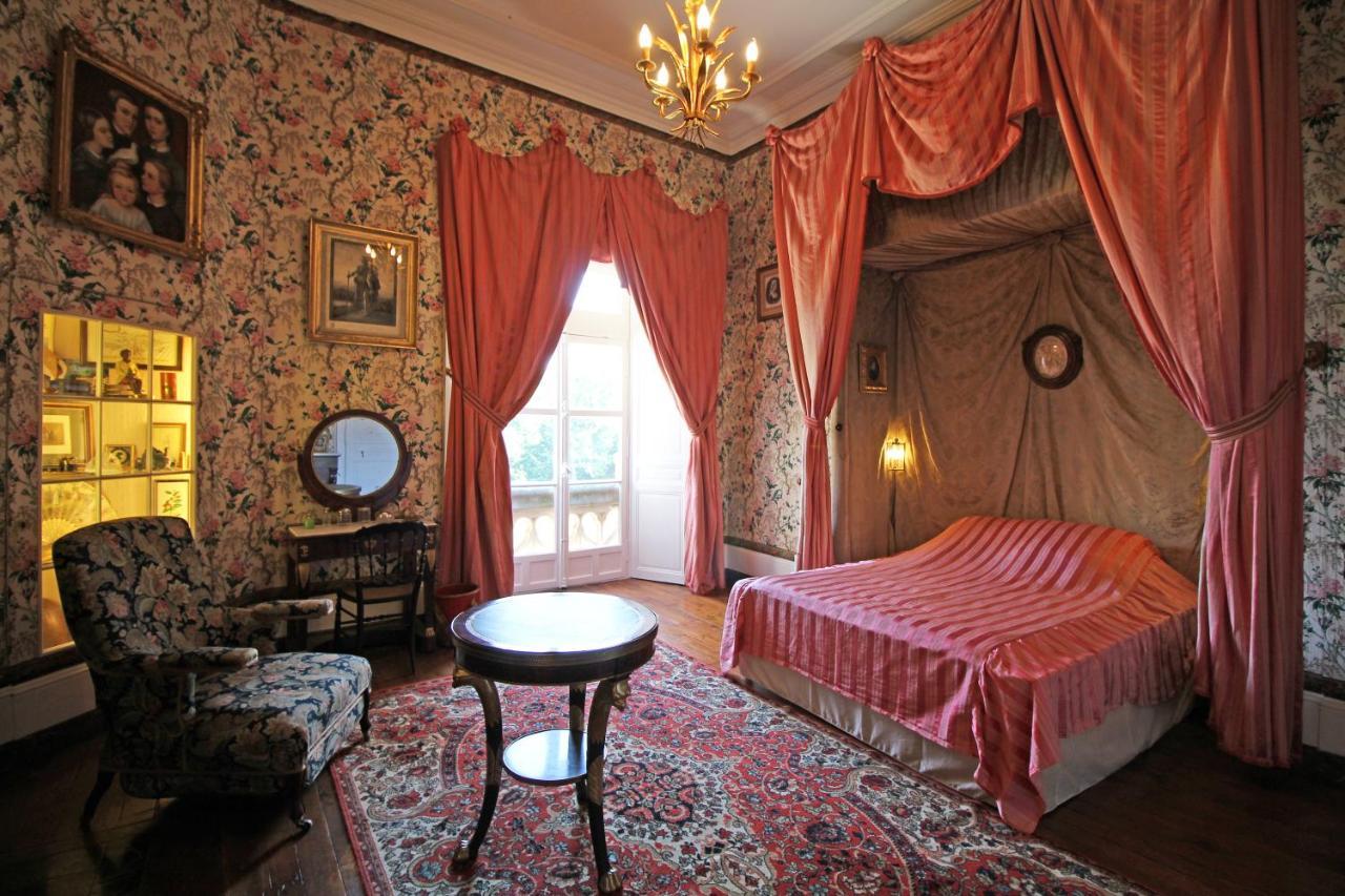 Bed and Breakfast Domaine De Bort Saint-Priest-Taurion Exterior foto