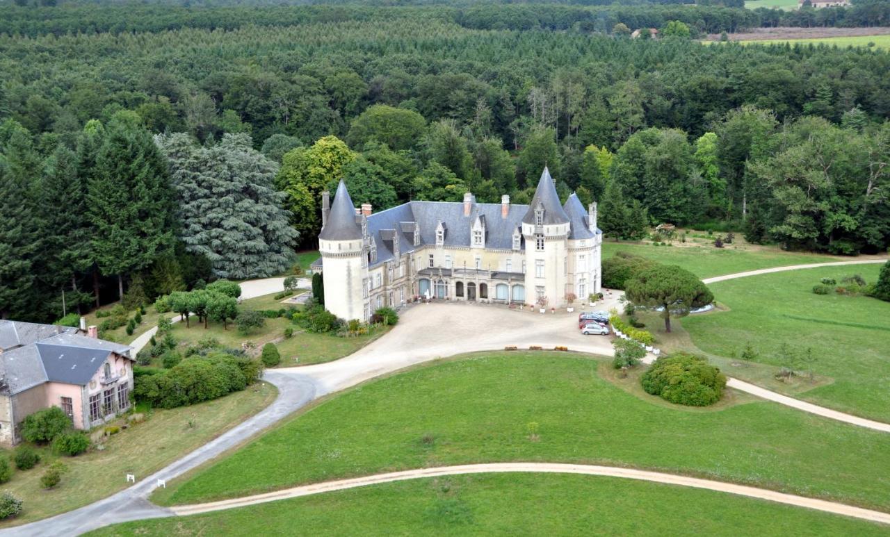 Bed and Breakfast Domaine De Bort Saint-Priest-Taurion Exterior foto