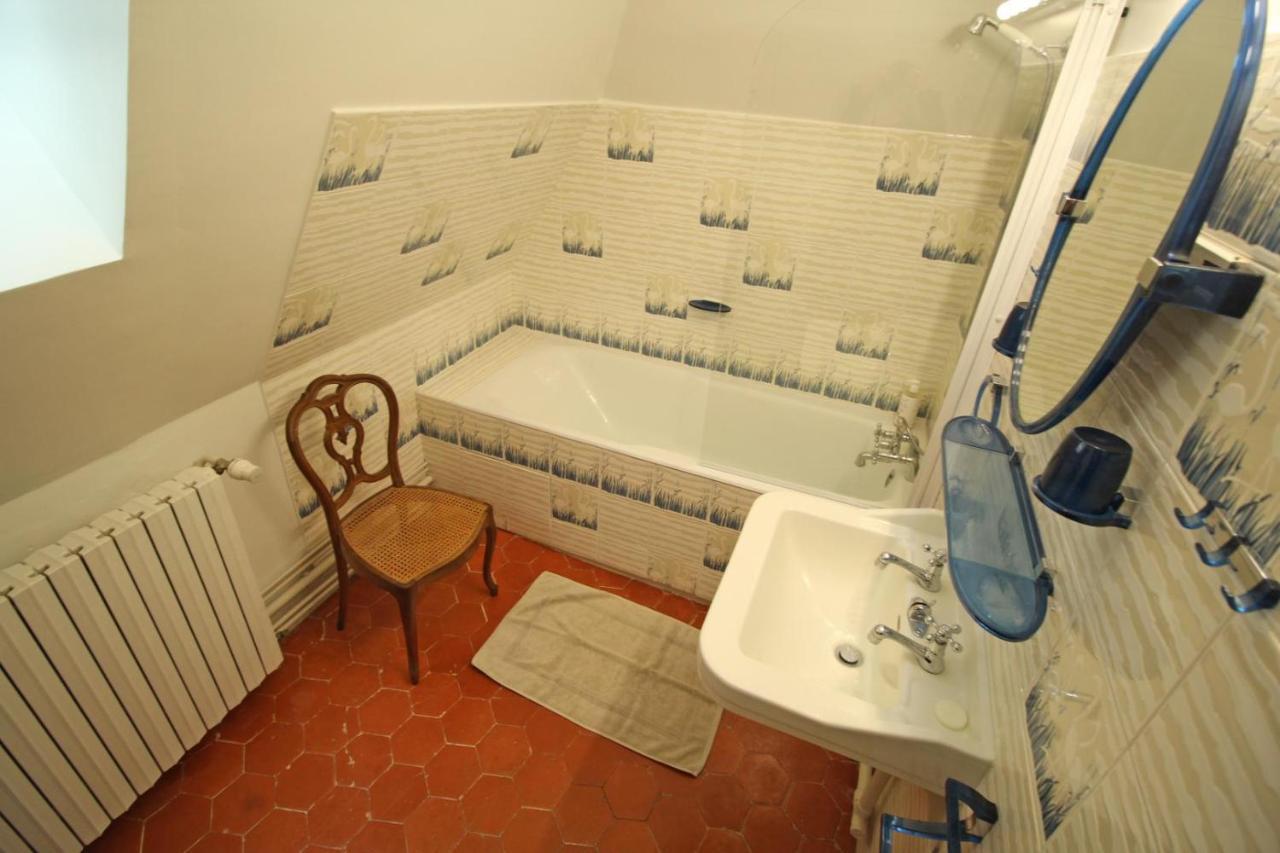 Bed and Breakfast Domaine De Bort Saint-Priest-Taurion Exterior foto